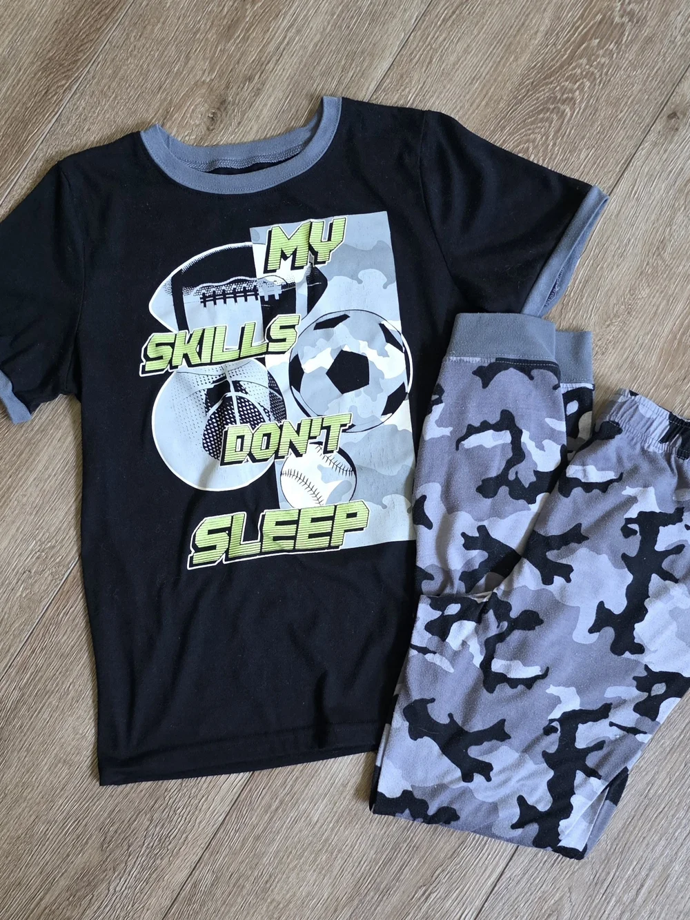 (4) Boys Assorted Pajamas Short/Long Sleeve Size L 12/14